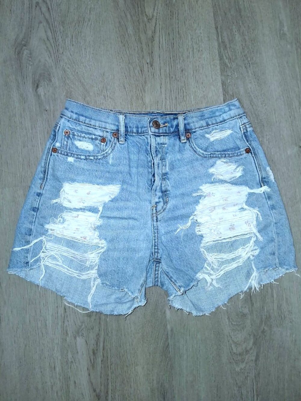 American Eagle Comfort Stretch 90s Boyfriend Shorts Size 4 Distressed Denim